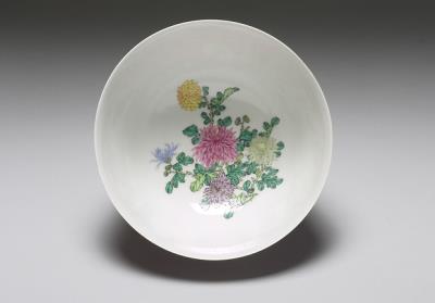 图片[2]-Tea bowl with chrysanthemum on a carved red ground in falangcai painted enamels, Qianlong reign (1736-1795), Qing dynasty-China Archive